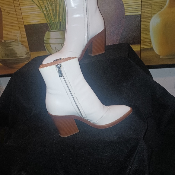 Ladies high heel ankle boots - Picture 3 of 12